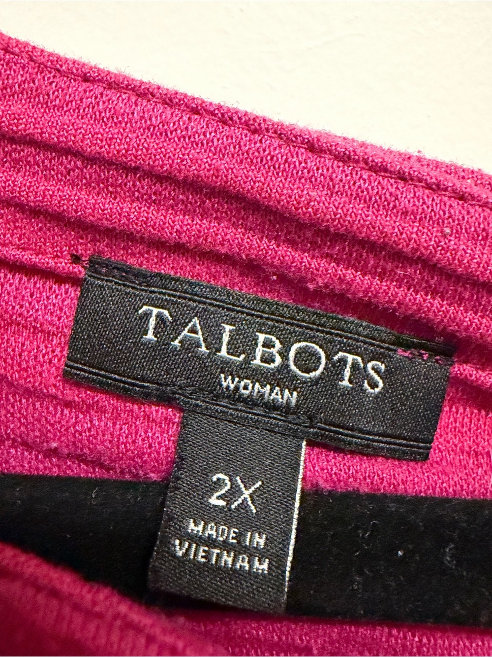 ✨ Pick 3 for $15 ✨ Talbots Ribbed Long Sleeve Boatneck Top - Fuchsia - Picture 3 of 3